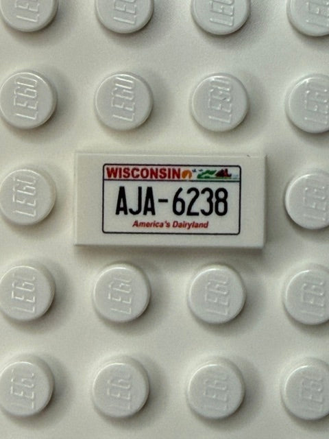 WI: US Based License Plate 1x2 Tile